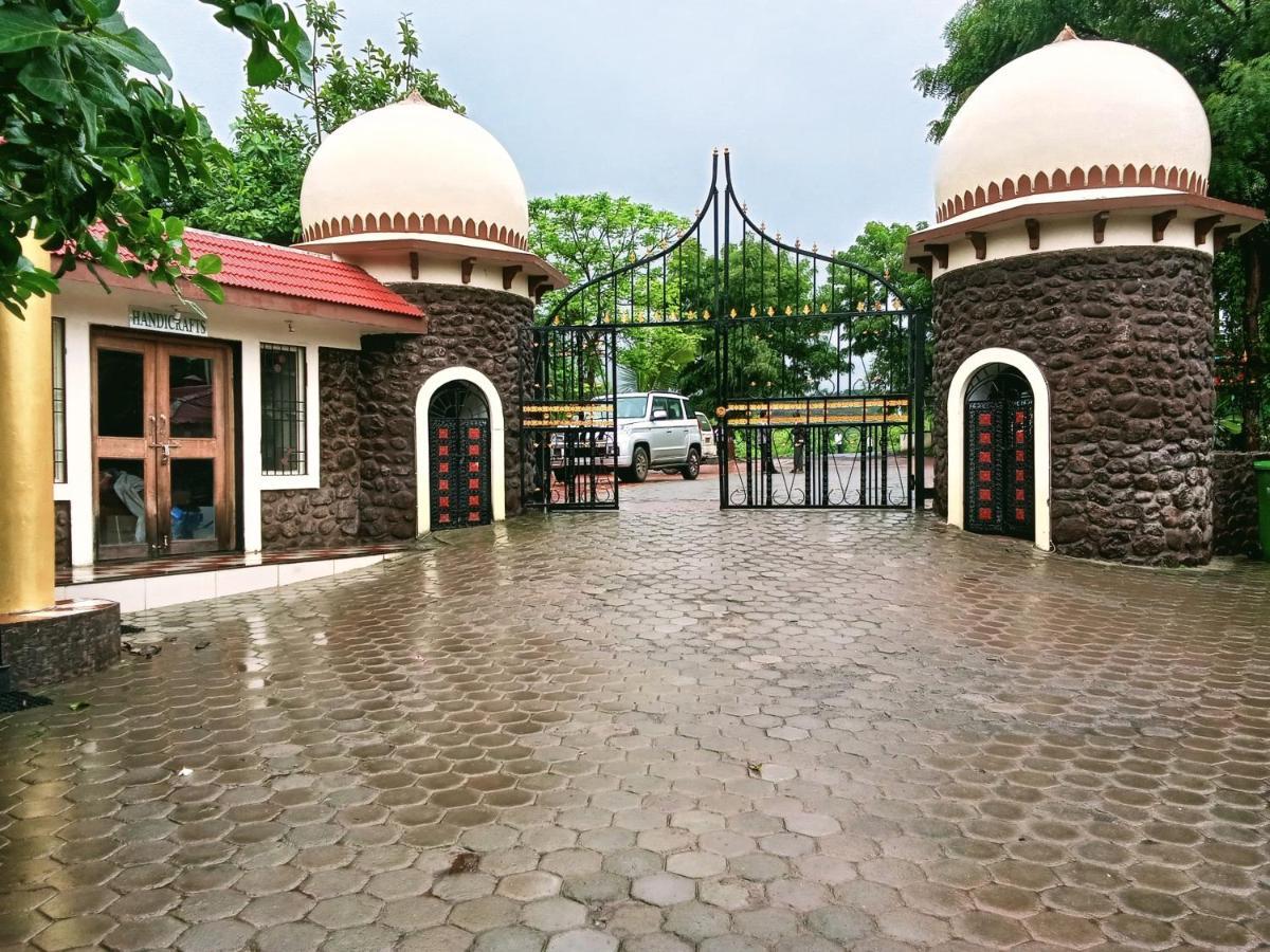 Ellora Heritage Resort Eksteriør billede